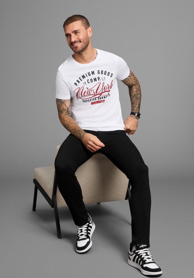 AJC T-Shirt kurzärmelig, schmal geschnitten, mit stylischem Druck