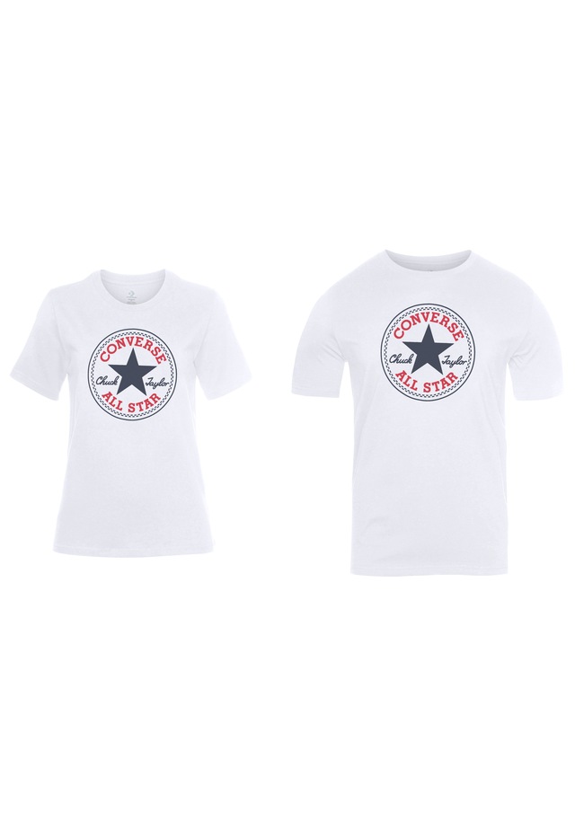 Converse T-Shirt »CONVERSE GO-TO ALL STAR PATCH STANDARD-FIT T-SHIRT« mit Rundhalsausschnitt, Kurzarm-Design, aus Baumwolle