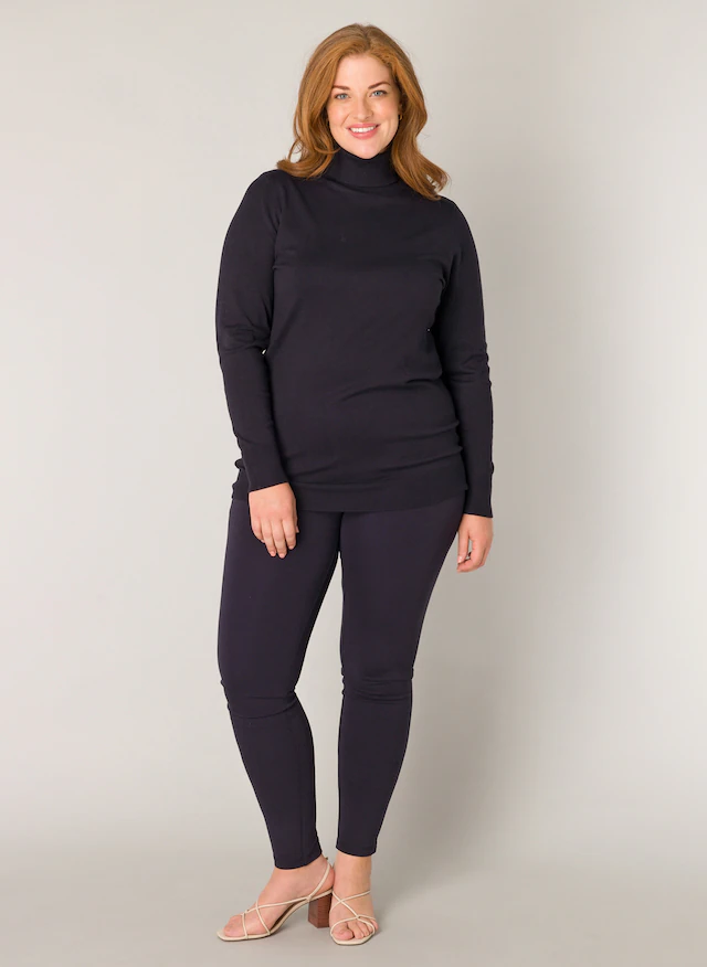 Base Level Curvy Rollkragenpullover »Yuena« Feiner Strickpullover mit Viskose / Große Größen