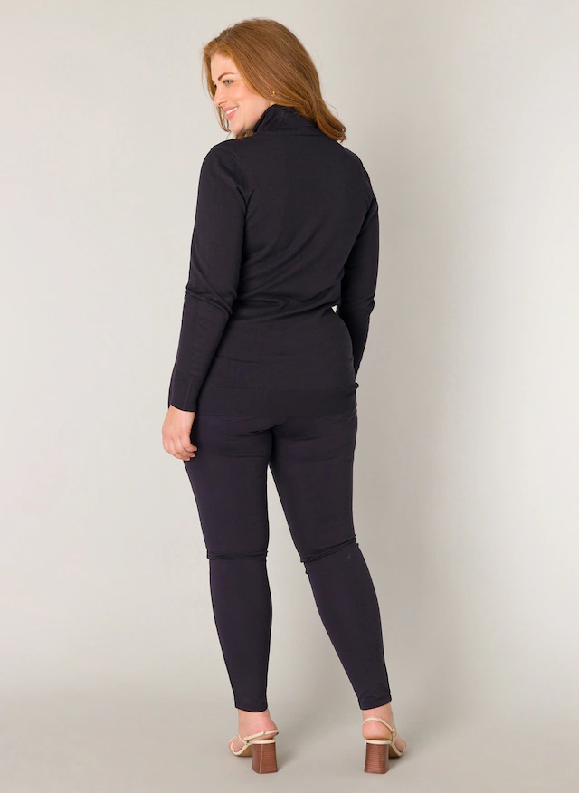 Base Level Curvy Rollkragenpullover »Yuena« Feiner Strickpullover mit Viskose / Große Größen