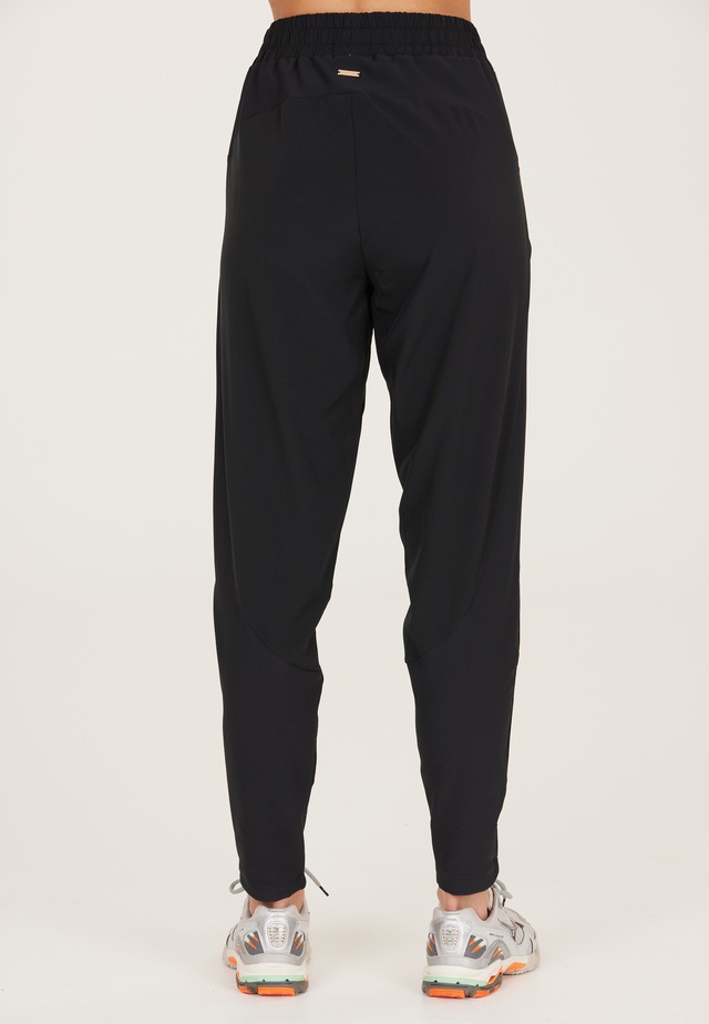 ATHLECIA Sweathose »Timmie« mit praktischem Dehnbund