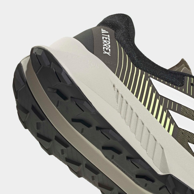 adidas TERREX Trailrunningschuh »SOULSTRIDE FLOW« Trailrunning-Schuh mit bequemer Dämpfung