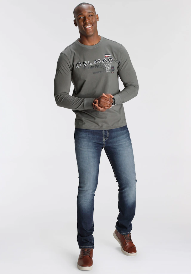 DELMAO Langarmshirt schmale Passform, bedruckt, Rundhalsausschnitt, aus Baumwolle
