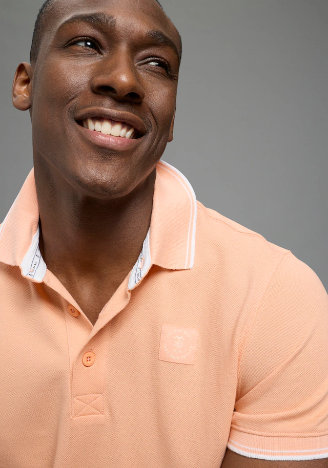 DELMAO Poloshirt »in vielen Sommer Farben! Preis-Leistungs Bestseller!« Trendige lockere Passform, immer perfekt gestylt! Sportlicher Look