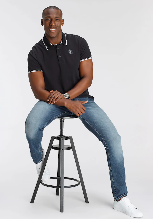 DELMAO Poloshirt »in vielen Sommer Farben! Preis-Leistungs Bestseller!« Trendige lockere Passform, immer perfekt gestylt! Sportlicher Look