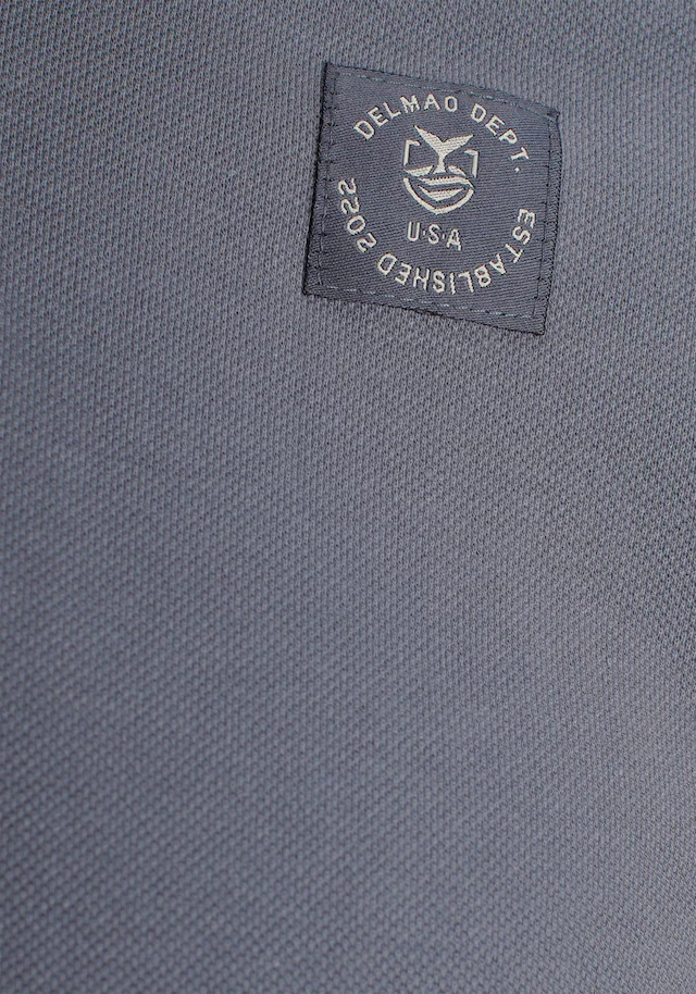 DELMAO Poloshirt »in vielen Sommer Farben! Preis-Leistungs Bestseller!« Trendige lockere Passform, immer perfekt gestylt! Sportlicher Look