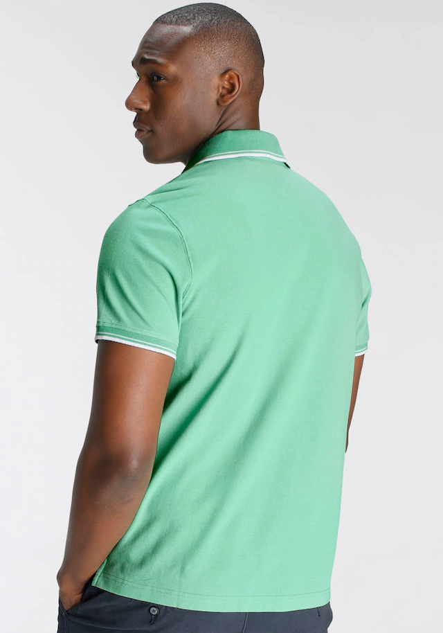 DELMAO Poloshirt »in vielen Sommer Farben! Preis-Leistungs Bestseller!« Trendige lockere Passform, immer perfekt gestylt! Sportlicher Look