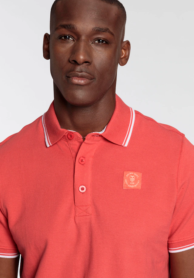 DELMAO Poloshirt »in vielen Sommer Farben! Preis-Leistungs Bestseller!« Trendige lockere Passform, immer perfekt gestylt! Sportlicher Look