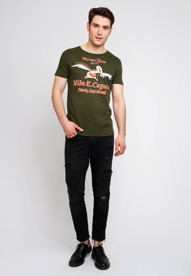 LOGOSHIRT T-Shirt »Coyote« mit großem Looney Tunes-Druck