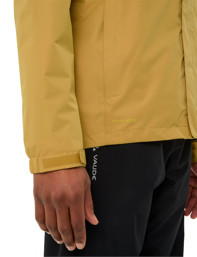 VAUDE Fahrradjacke »Men's Escape Bike Light Jacket« mit Kapuze mit leichtem Material, mit Reißverschlusstaschen