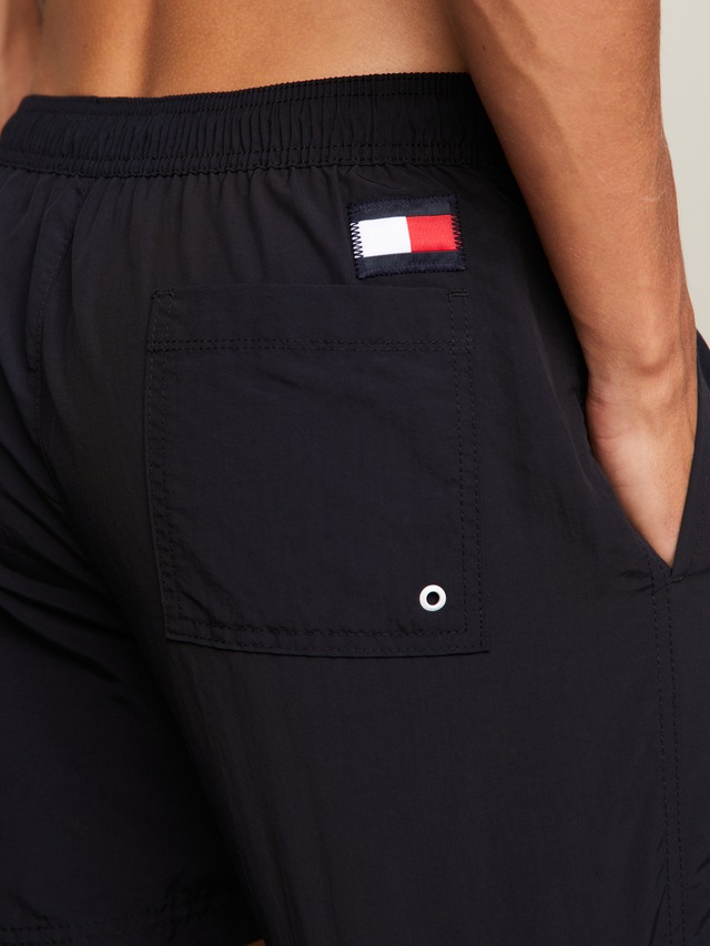 Tommy Hilfiger Swimwear Badeshorts »SF MEDIUM DRAWSTRING« mit Tommy Hilfiger Markenlabel