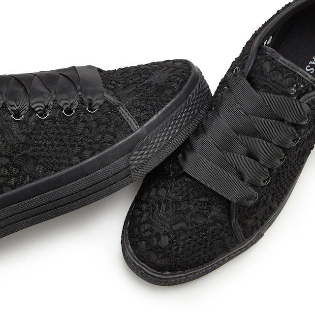 LASCANA Sneaker »Schnürhalbschuhe, Freizeitschuhe,« mit leichter Plateausohle und Spitze VEGAN