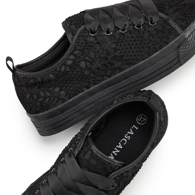 LASCANA Sneaker »Schnürhalbschuhe, Freizeitschuhe,« mit leichter Plateausohle und Spitze VEGAN