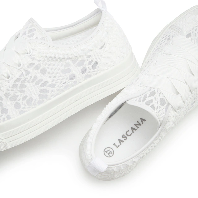 LASCANA Sneaker »Schnürhalbschuhe, Freizeitschuhe,« mit leichter Plateausohle und Spitze VEGAN