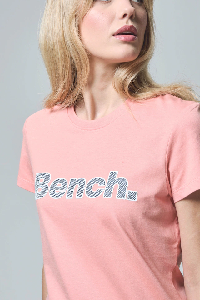 Bench. Kurzarmshirt »LEORA« figurbetonte Passform, mit Rundhalsausschnitt