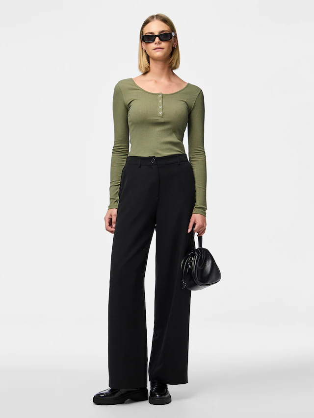 pieces Langarmshirt »PCKITTE LS TOP NOOS BC« Baumwollmischung, slim fit