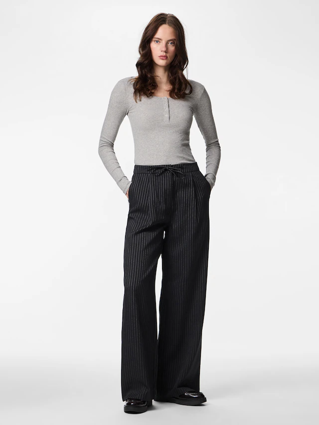 pieces Langarmshirt »PCKITTE LS TOP NOOS BC« Baumwollmischung, slim fit