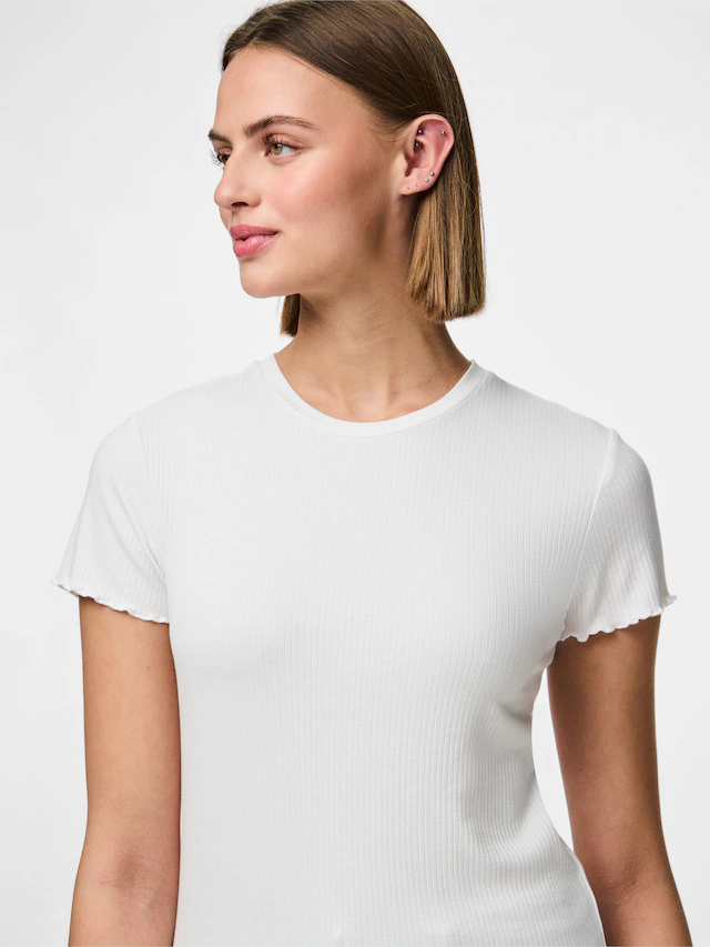 pieces Kurzarmshirt »PCNICCA SS O-NECK TOP KAC BFD« Viskosemischung, slim fit