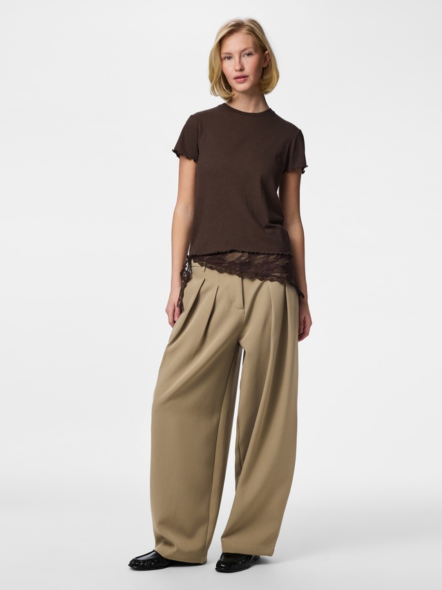 pieces Kurzarmshirt »PCNICCA SS O-NECK TOP KAC BFD« Viskosemischung, slim fit
