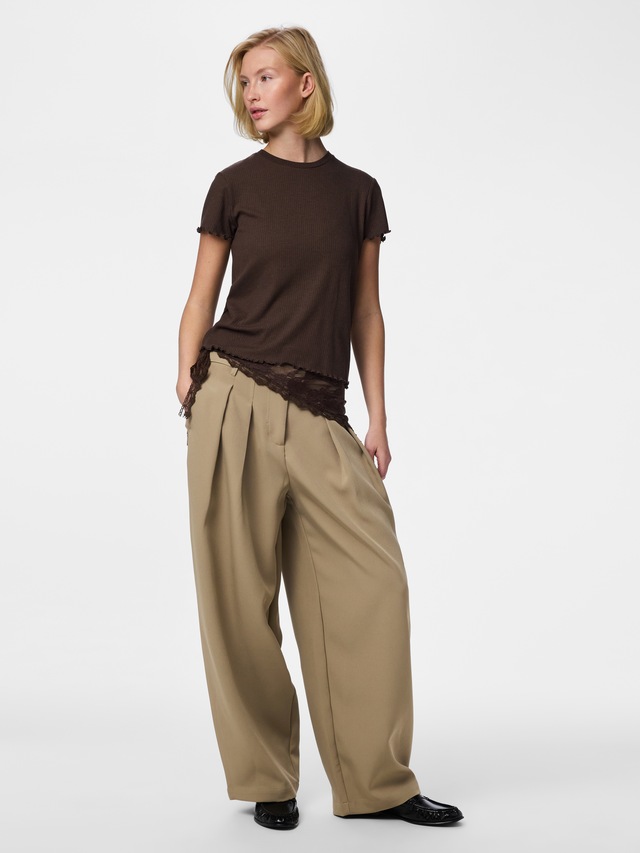 pieces Kurzarmshirt »PCNICCA SS O-NECK TOP KAC BFD« Viskosemischung, slim fit