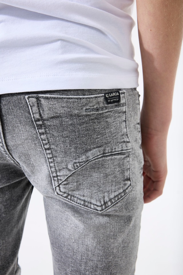 Garcia Jeansshorts »Tavio« mit Used-Effekten