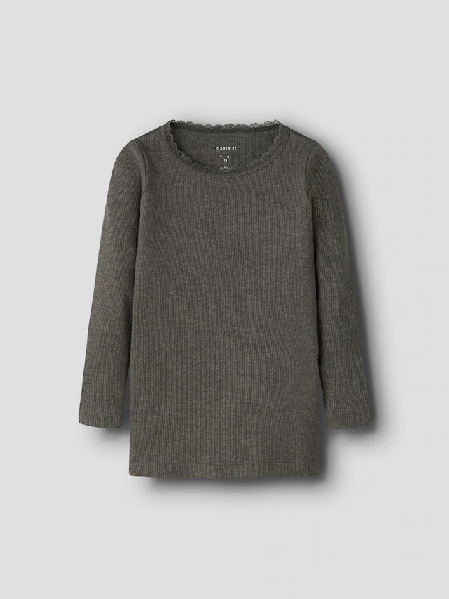 Name It Langarmshirt »NMFKAB LS TOP NOOS« in Feinripp und mit süßer Spitzenkante am Ausschnitt