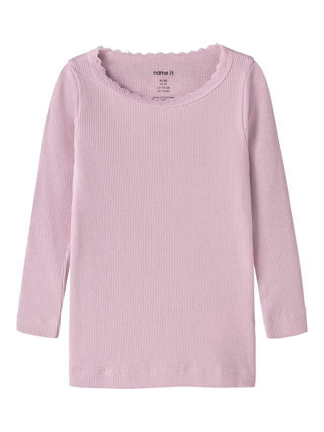 Name It Langarmshirt »NMFKAB LS TOP NOOS« in Feinripp und mit süßer Spitzenkante am Ausschnitt