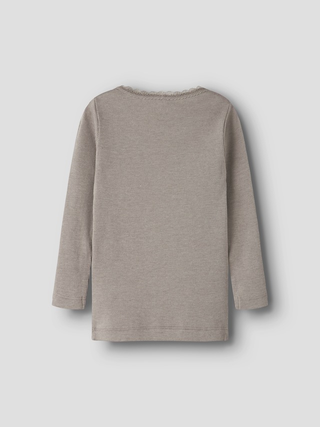 Name It Langarmshirt »NMFKAB LS TOP NOOS« in Feinripp und mit süßer Spitzenkante am Ausschnitt