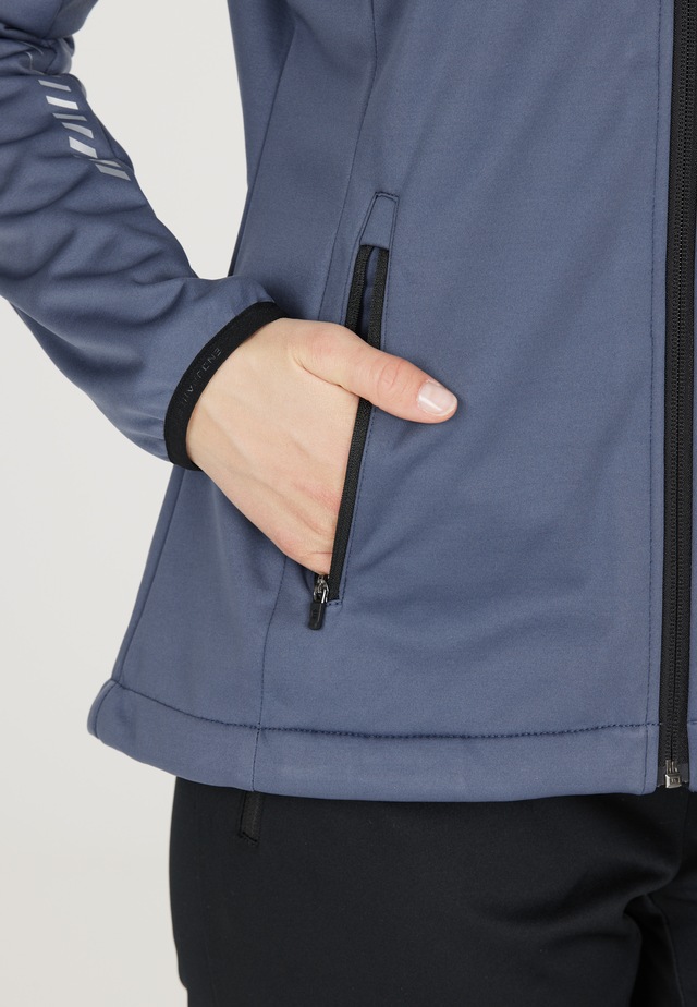 ENDURANCE Softshelljacke »Zora« mit wasser- und winddichter Funktion