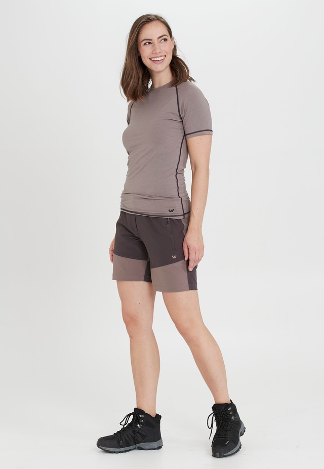 WHISTLER T-Shirt »Athene« mit hohem Rundhalsausschnitt