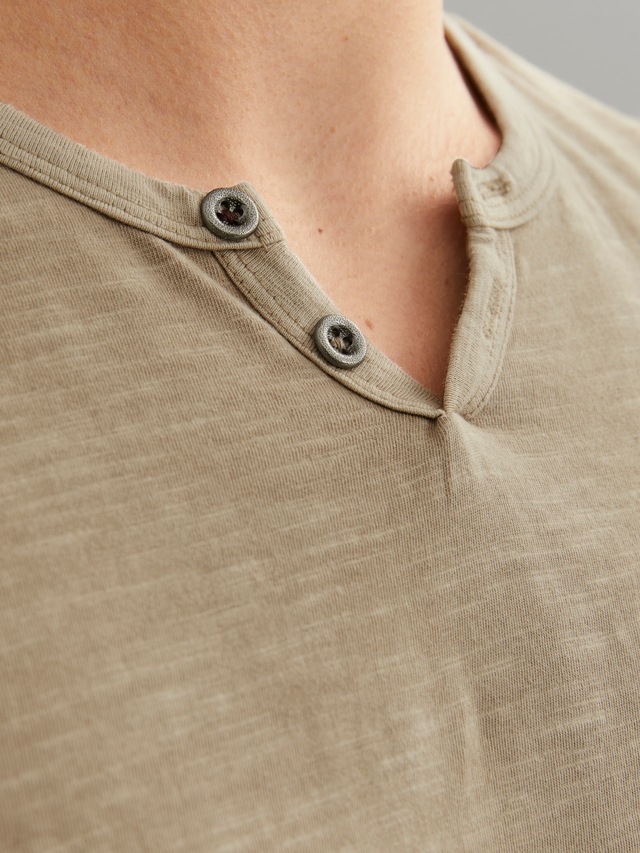 Jack & Jones T-Shirt »SPLIT NECK TEE« mit V-Ausschnitt