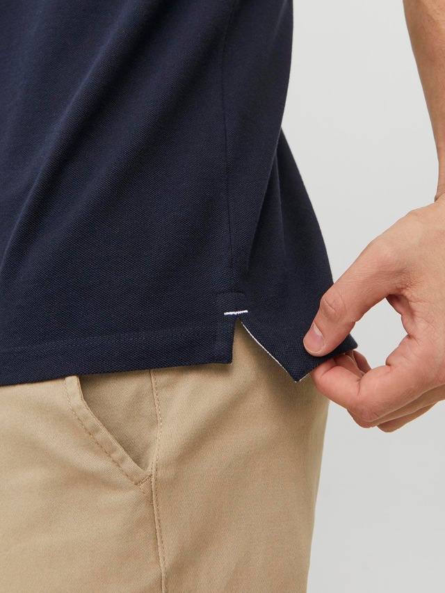 Jack & Jones Poloshirt »JJEPAULOS Poloshirt mit klassischem Kragen und figurbetonter Form« Logostickerei, modisch, schmal, Baumwolle, Polokragen