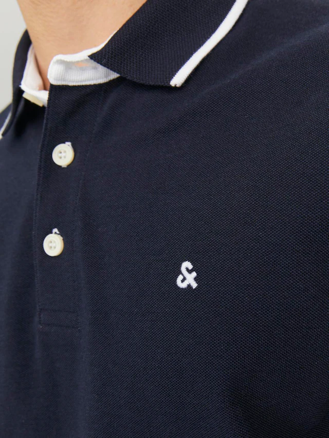 Jack & Jones Poloshirt »JJEPAULOS Poloshirt mit klassischem Kragen und figurbetonter Form« Logostickerei, modisch, schmal, Baumwolle, Polokragen