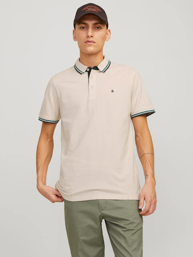 Jack & Jones Poloshirt »JJEPAULOS Poloshirt mit klassischem Kragen und figurbetonter Form« Logostickerei, modisch, schmal, Baumwolle, Polokragen