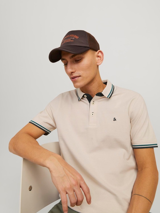 Jack & Jones Poloshirt »JJEPAULOS Poloshirt mit klassischem Kragen und figurbetonter Form« Logostickerei, modisch, schmal, Baumwolle, Polokragen