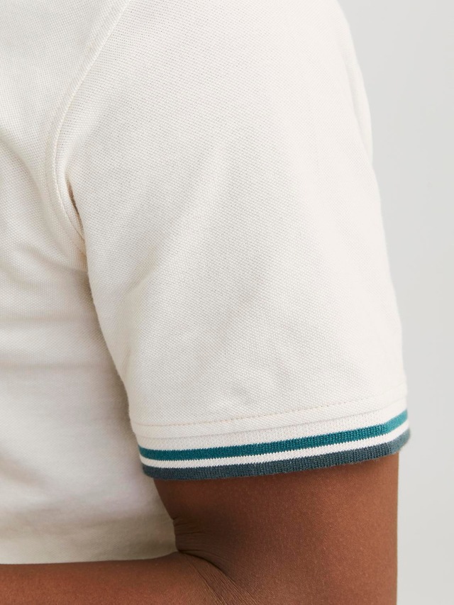 Jack & Jones Poloshirt »JJEPAULOS Poloshirt mit klassischem Kragen und figurbetonter Form« Logostickerei, modisch, schmal, Baumwolle, Polokragen