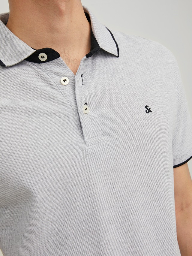 Jack & Jones Poloshirt »JJEPAULOS Poloshirt mit klassischem Kragen und figurbetonter Form« Logostickerei, modisch, schmal, Baumwolle, Polokragen