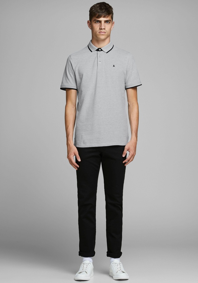Jack & Jones Poloshirt »JJEPAULOS Poloshirt mit klassischem Kragen und figurbetonter Form« Logostickerei, modisch, schmal, Baumwolle, Polokragen