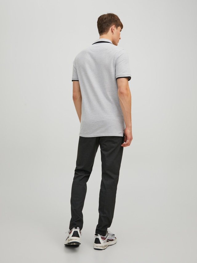 Jack & Jones Poloshirt »JJEPAULOS Poloshirt mit klassischem Kragen und figurbetonter Form« Logostickerei, modisch, schmal, Baumwolle, Polokragen
