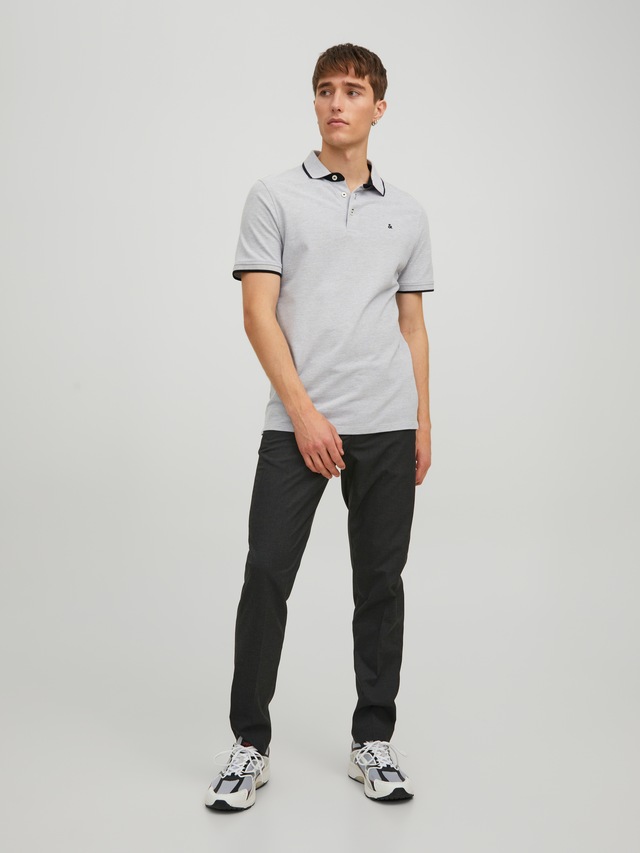 Jack & Jones Poloshirt »JJEPAULOS Poloshirt mit klassischem Kragen und figurbetonter Form« Logostickerei, modisch, schmal, Baumwolle, Polokragen