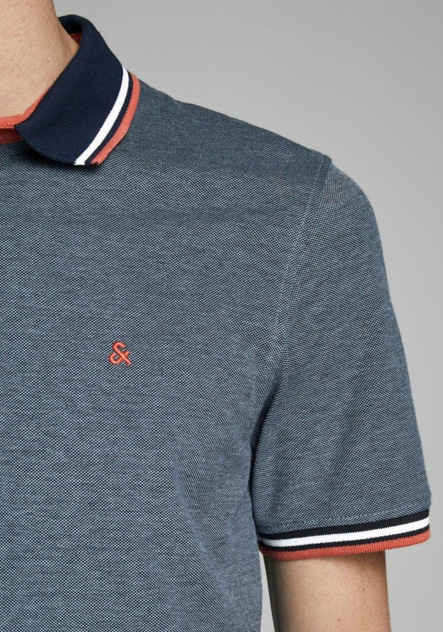 Jack & Jones Poloshirt »JJEPAULOS Poloshirt mit klassischem Kragen und figurbetonter Form« Logostickerei, modisch, schmal, Baumwolle, Polokragen