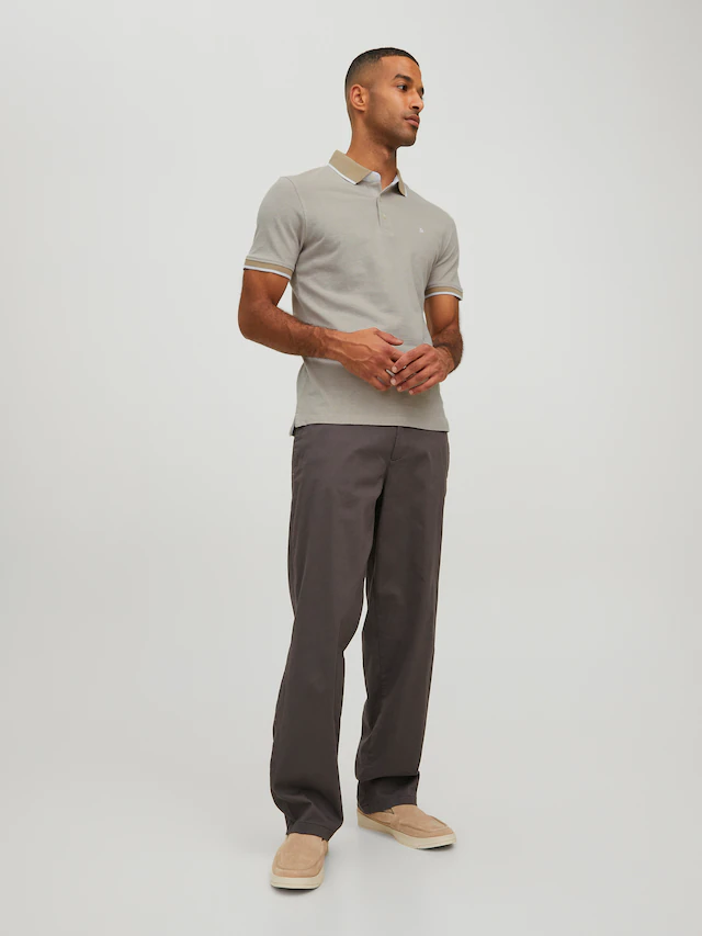 Jack & Jones Poloshirt »JJEPAULOS Poloshirt mit klassischem Kragen und figurbetonter Form« Logostickerei, modisch, schmal, Baumwolle, Polokragen