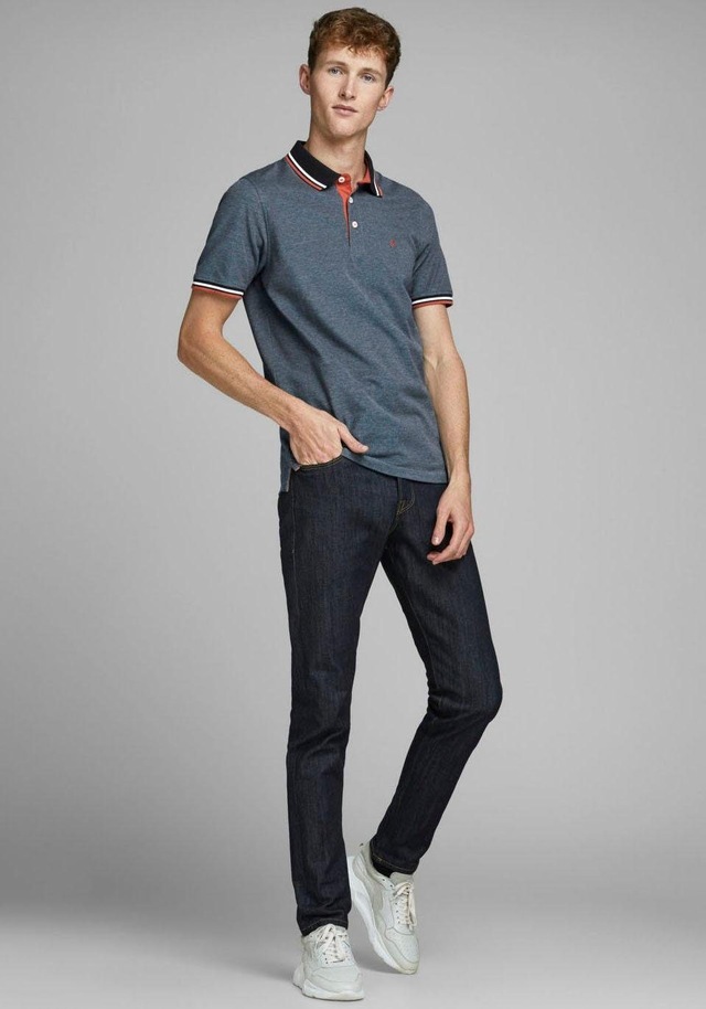 Jack & Jones Poloshirt »JJEPAULOS Poloshirt mit klassischem Kragen und figurbetonter Form« Logostickerei, modisch, schmal, Baumwolle, Polokragen
