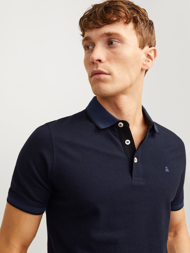 Jack & Jones Poloshirt »JJEPAULOS Poloshirt mit klassischem Kragen und figurbetonter Form« Logostickerei, modisch, schmal, Baumwolle, Polokragen