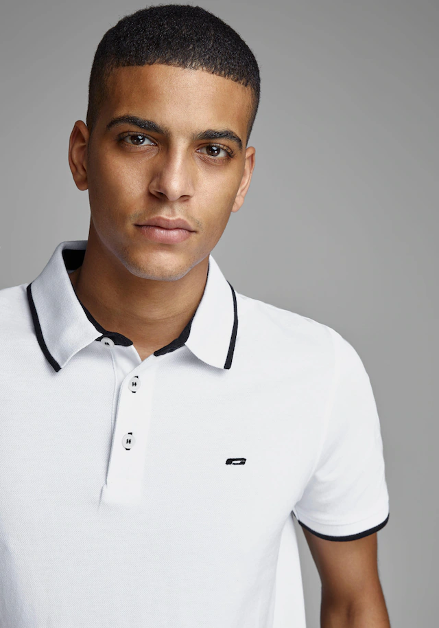 Jack & Jones Poloshirt »JJEPAULOS Poloshirt mit klassischem Kragen und figurbetonter Form« Logostickerei, modisch, schmal, Baumwolle, Polokragen