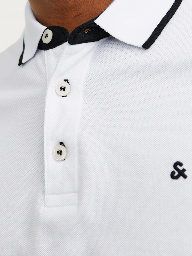 Jack & Jones Poloshirt »JJEPAULOS Poloshirt mit klassischem Kragen und figurbetonter Form« Logostickerei, modisch, schmal, Baumwolle, Polokragen