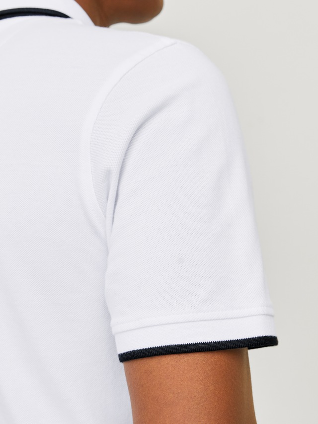 Jack & Jones Poloshirt »JJEPAULOS Poloshirt mit klassischem Kragen und figurbetonter Form« Logostickerei, modisch, schmal, Baumwolle, Polokragen