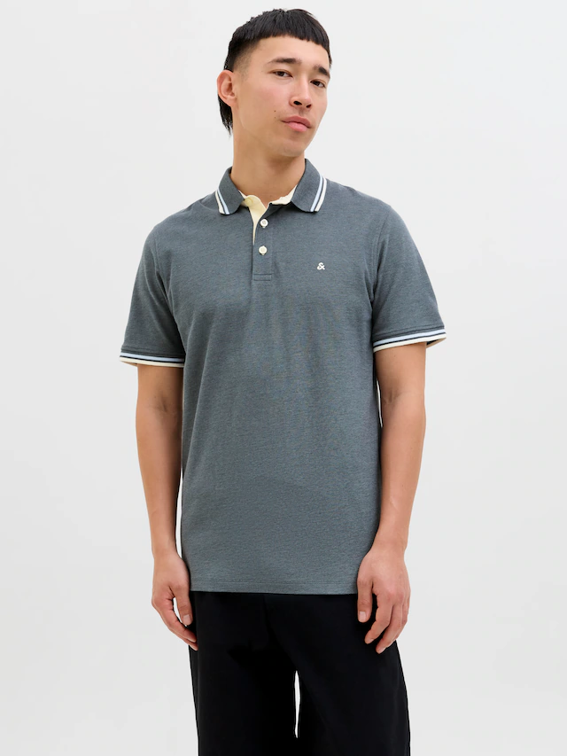 Jack & Jones Poloshirt »JJEPAULOS Poloshirt mit klassischem Kragen und figurbetonter Form« Logostickerei, modisch, schmal, Baumwolle, Polokragen