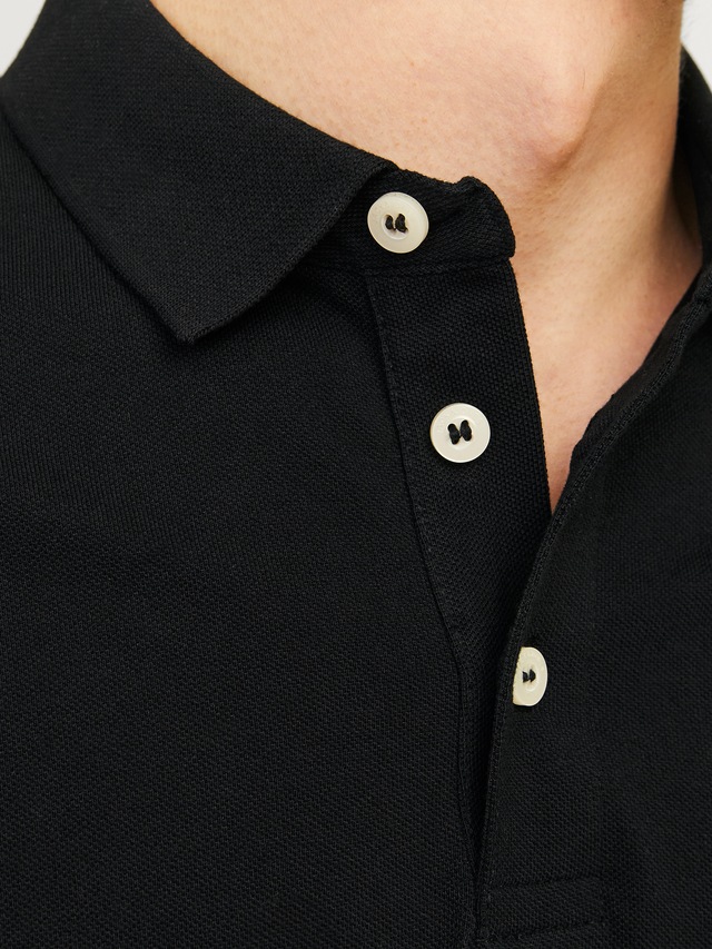 Jack & Jones Poloshirt »JJEPAULOS Poloshirt mit klassischem Kragen und figurbetonter Form« Logostickerei, modisch, schmal, Baumwolle, Polokragen