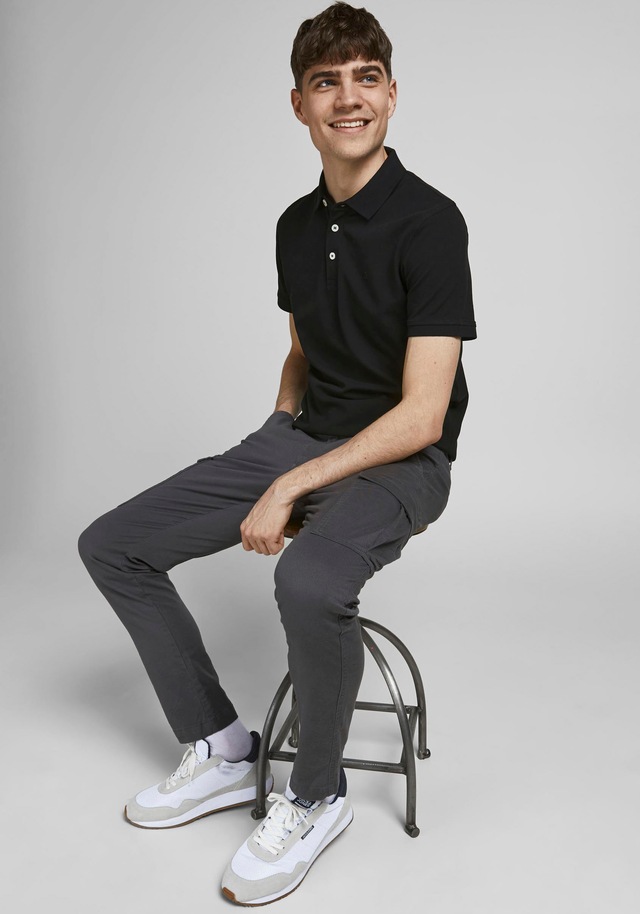 Jack & Jones Poloshirt »JJEPAULOS Poloshirt mit klassischem Kragen und figurbetonter Form« Logostickerei, modisch, schmal, Baumwolle, Polokragen